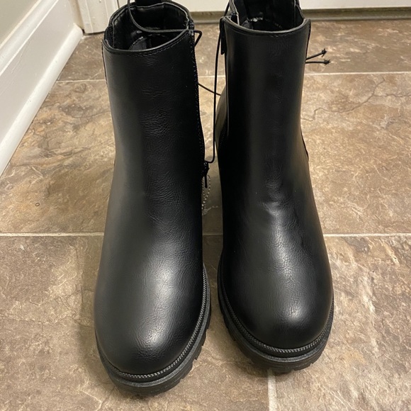 NWOB MIA Rorry chunky heel ankle boots. - Picture 2 of 10